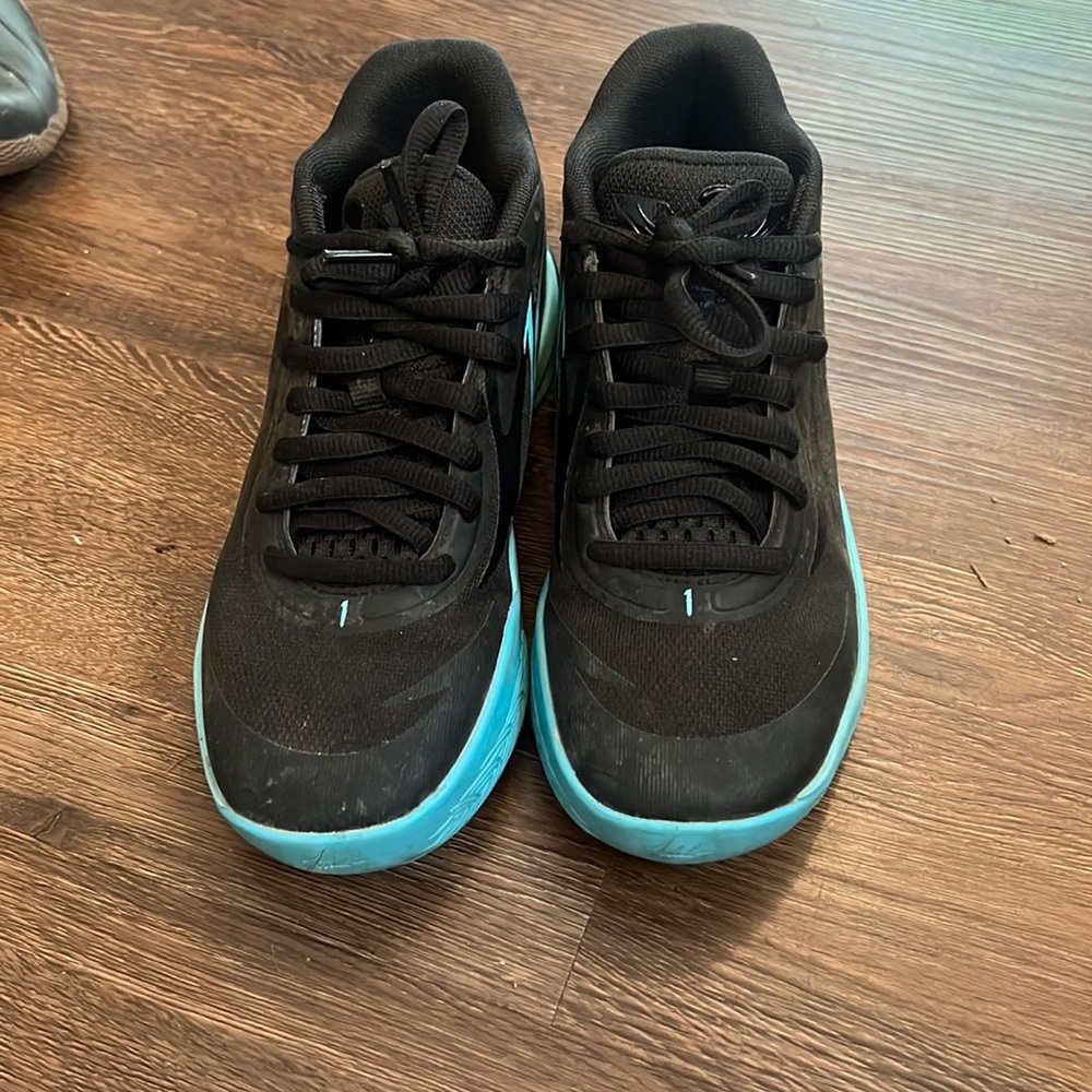 Boys Puma LaMelo sneakers